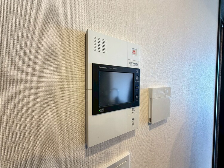 その他 誰が来てもわかる様にモニター付きインターホンを設置。