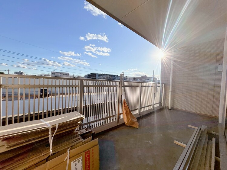 その他 朝の澄んだ空気や、夕方に吹く清々しい風を感じられるバルコニー。