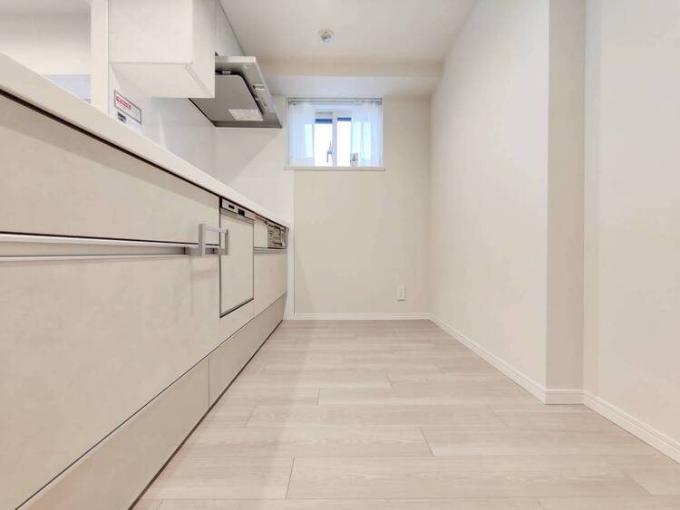 その他 使いやすくスタイリッシュなキッチン空間になっております。※リフォーム前の参考写真です。