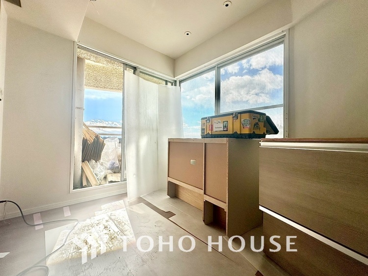 バルコニー 【BALCONY】◆Open new door◆扉の向こうには青空が広がっている。