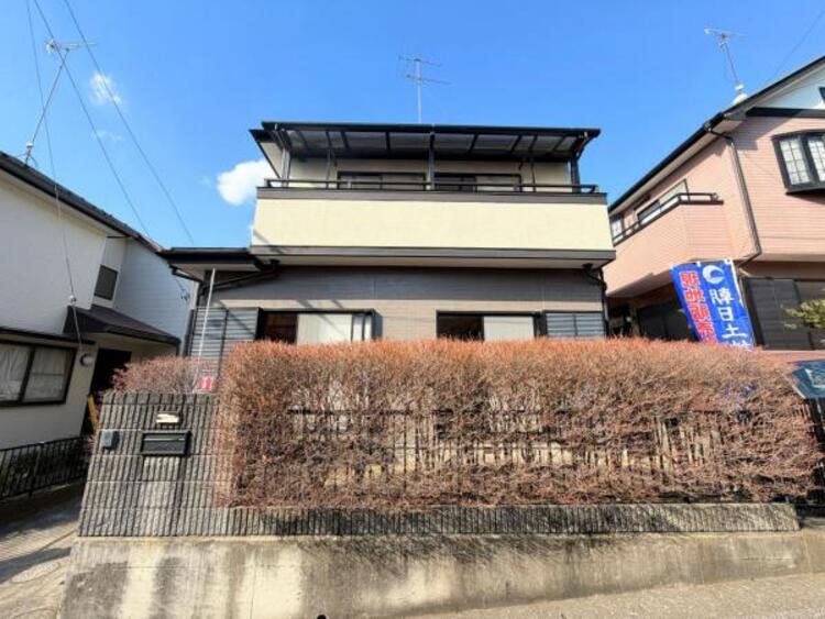 外観 ●〇光と風が行わたる開放感あふれる邸宅　春には気持ちの良いそよ風、冬には朝の暖かな光　季節の移り変わりを感じる暮らしを実現。四季の移ろいを感じる事ができる住宅は生活に潤いを与え、豊かな心を育みます〇●