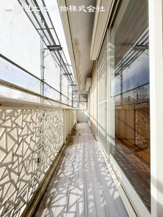 バルコニー リフォーム中の写真となります