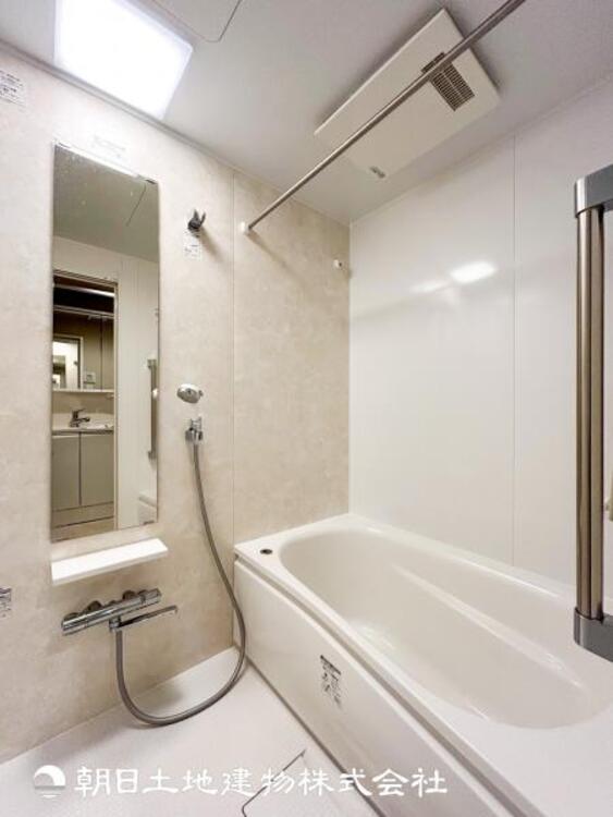 風呂 【浴室】日々の疲れを取り心も身体も癒すことができる私だけのリラックス空間、優しいカラーをチョイスし空間を仕上げました