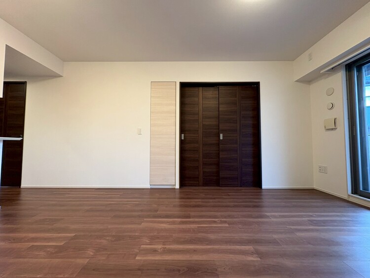 居間 居心地の良い空気感は、暮らしのステージを彩り、心からのやすらぎと満足感を与えてくれます。