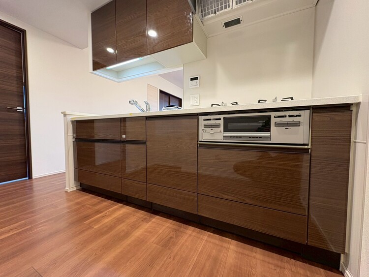 キッチン 洗練されたスタイリッシュなデザイン性と使いやすさを備えた仕様。