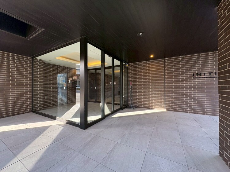 エントランス エントランス内部は、管理が行き届き清潔な共有スペースとなっています。