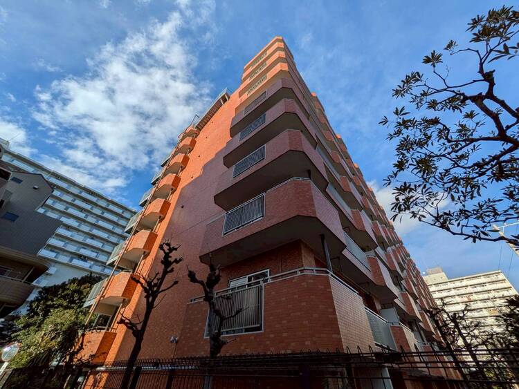 外観 現地に足をお運びいただいた際には、周辺散策などをお勧めいたします。