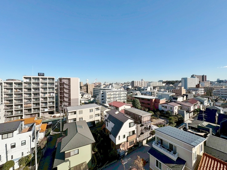 バルコニー 頬をなでる、優しい風を感じることが出来ます。