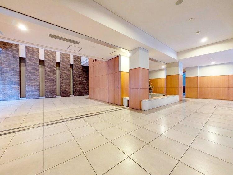 エントランス エントランス内部は、管理が行き届き清潔な共有スペースとなっています。