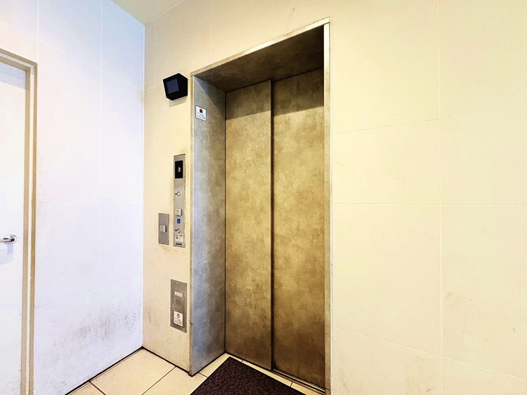 設備 エレベーターの管理も、きちんと行き届いてます。