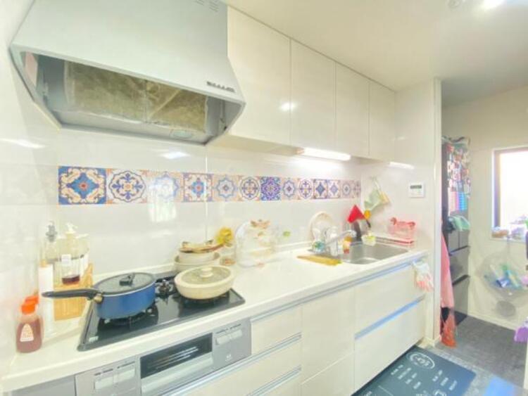 キッチン 清潔感のあるキッチン。使い勝手の良い設備で効率よくお料理ができます。