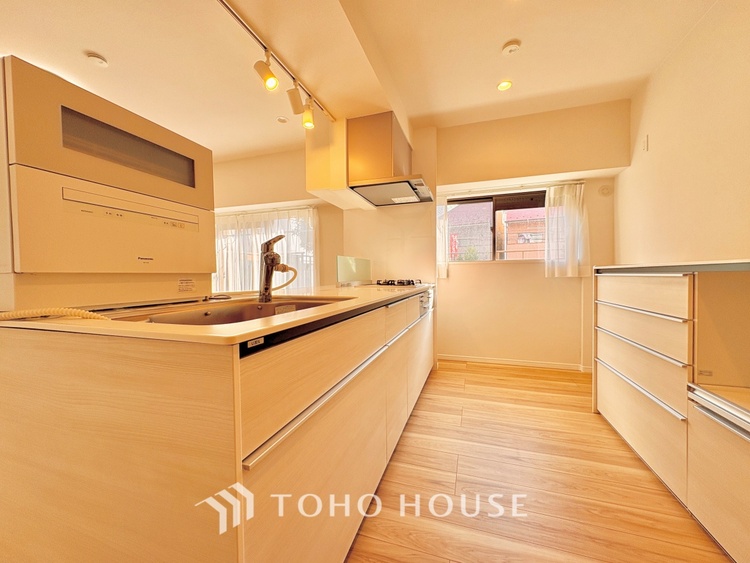 キッチン 【Kitchen】安心してお料理に取り組んでいただけます。会話だって自然とはずむはず。