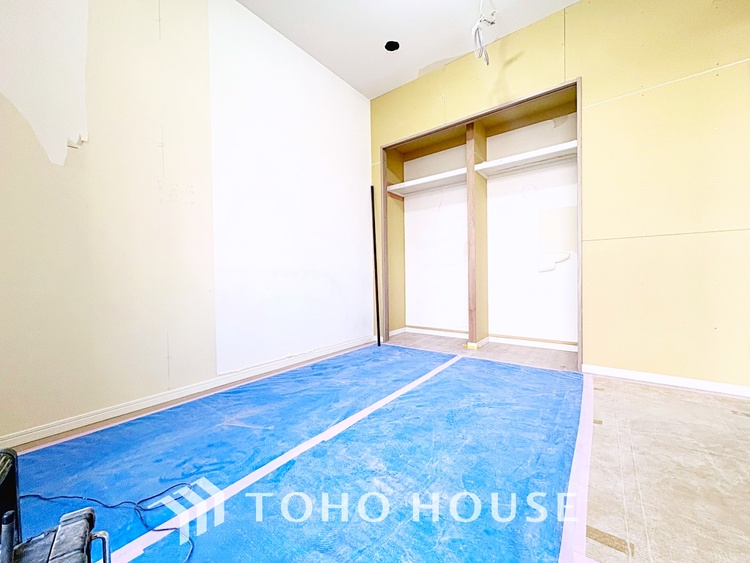 内装 趣味や仕事にも使える、柔軟な洋室スペース。ライフスタイルに合わせて活用できます。