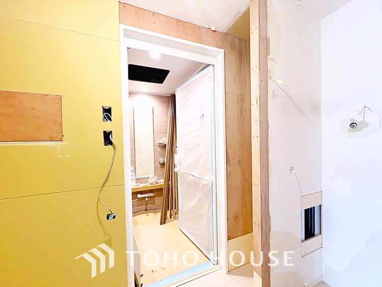 内装 明るく開放的なリビングで、インテリアを楽しみながら快適な暮らしを実現できます。