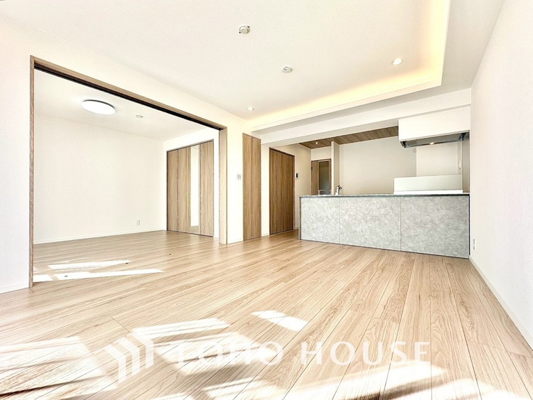 内装 【LIVING】◆Sunshine◆光が燦々と入り、いるだけで気持ちいい。「開放的でゆとりあるお部屋です。」