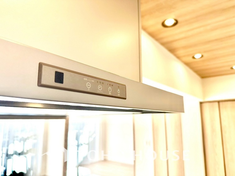 その他 【KITCHEN】◆開放的◆後片付けが楽なシステムキッチン。収納スペースの充実！