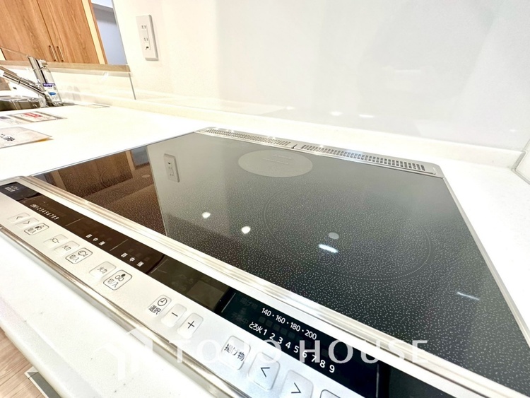 キッチン ◆ワクワク◆開放的で機能性も高いシステムキッチン。お子様は毎日のご飯にワクワク！