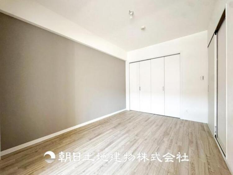 内装 【居室】設計者のセンスが求められる大切な空間だからこそ、落ち着いて過ごせる癒しと寛ぎの空間が欲しい。そんな願いを叶えました。