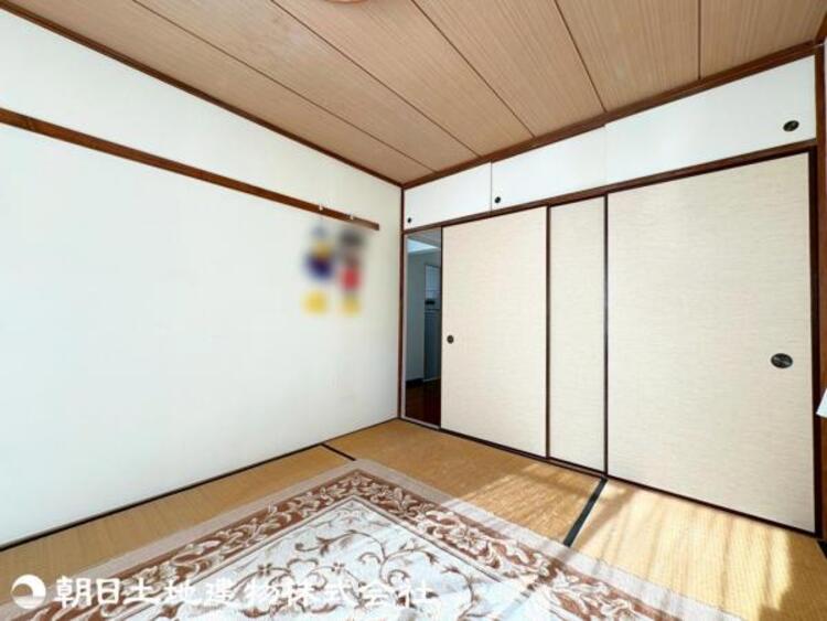 内装 畳には湿度を調節してくれる効果があり、夏は涼しく、冬は暖かく過ごすことができます。