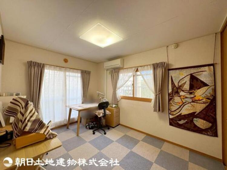 内装 自然光溢れる、開放的な居室で、リラックスタイムを。