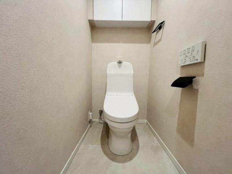 トイレ ウォシュレット、保温機能付き便座など充実の設備です　お掃除がしやすくストレスフリー！！ 