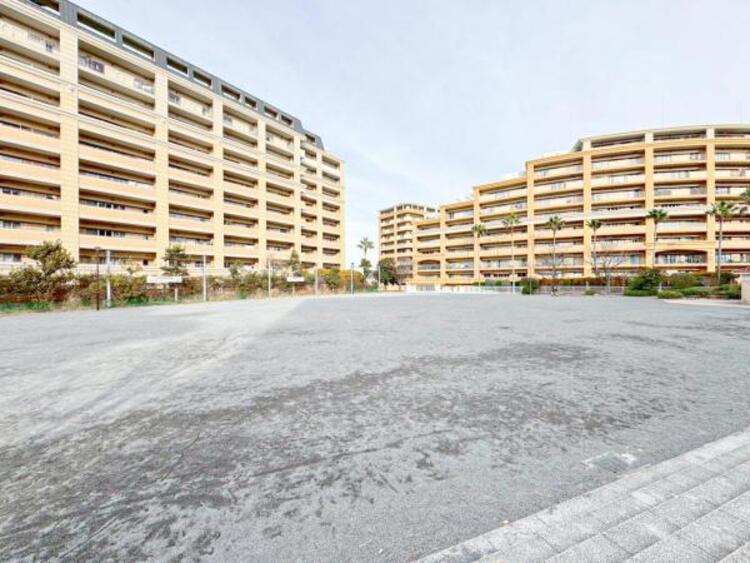 外観 家の良し悪しだけではなく周辺環境も重要なポイントとなります！ご案内時に周辺環境もご案内いたします！流行に左右されず将来にわたって価値が継続する佇まい！良好な住環境が保たれたエリアで新生活を過ごせます