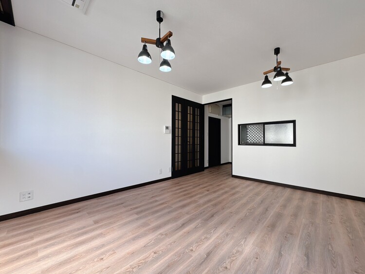 居間 居心地の良い空気感は、暮らしのステージを彩り、心からのやすらぎと満足感を与えてくれます。