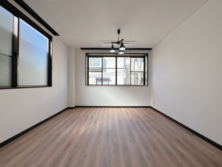 居間 飾り過ぎないシンプルな内装と偏り過ぎないデザインで統一しました。