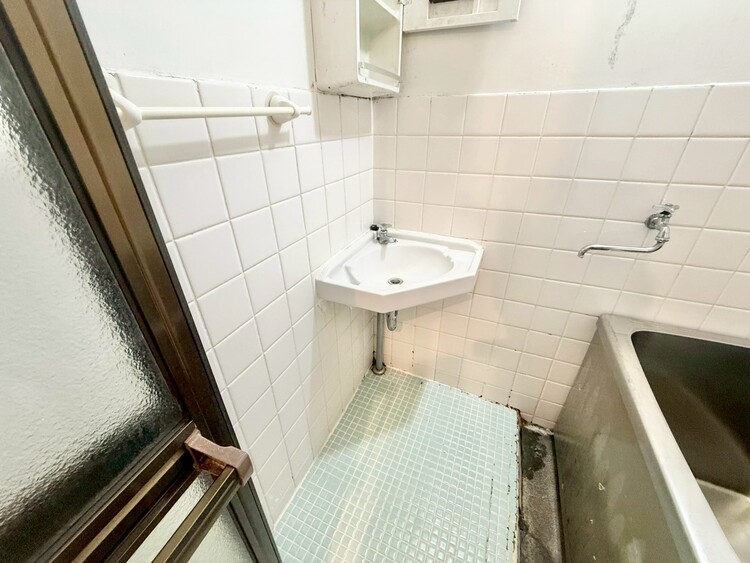 その他 清潔感を感じられる洗面化粧台。