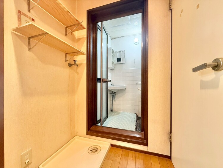 その他 十分な広さの脱衣所。