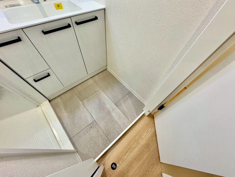 その他 十分な広さの脱衣所。