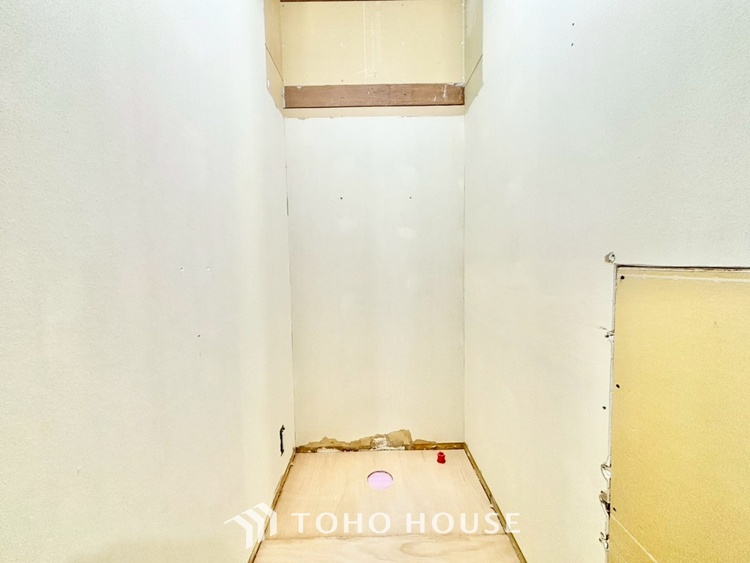 トイレ ◆トイレ◆トイレも全て新品に交換されており、清々しく新生活を始めることができます。白基調の清潔感のある空間に生まれ変わりました。