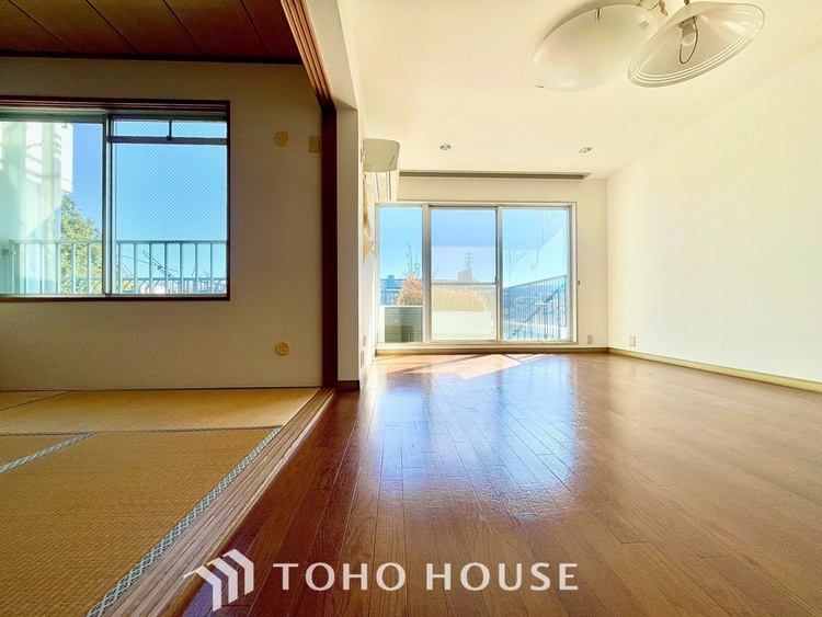 内装 【改装中】【LIVING】◆家族◆愛する家族を一目で見渡せる。家族が集う空間。永遠に続く幸せな毎日を、ここで。