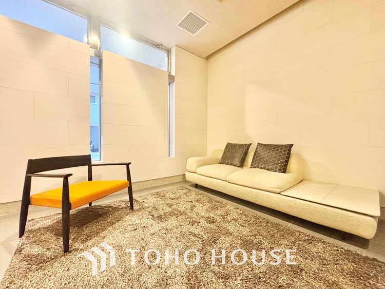 内装 麻布十番を10分で手中に収め、太陽の光を全室で独占するこの私邸は、日常を輝かせる人生の聖域です 。スーパー徒歩1分の奇跡が、あなたを「買い物」という労働から解放し、伝説の余白を創り出します 。