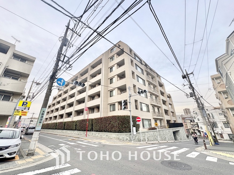 キッチン 麻布十番を10分で手中に収め、太陽の光を全室で独占するこの私邸は、日常を輝かせる人生の聖域です 。スーパー徒歩1分の奇跡が、あなたを「買い物」という労働から解放し、伝説の余白を創り出します 。