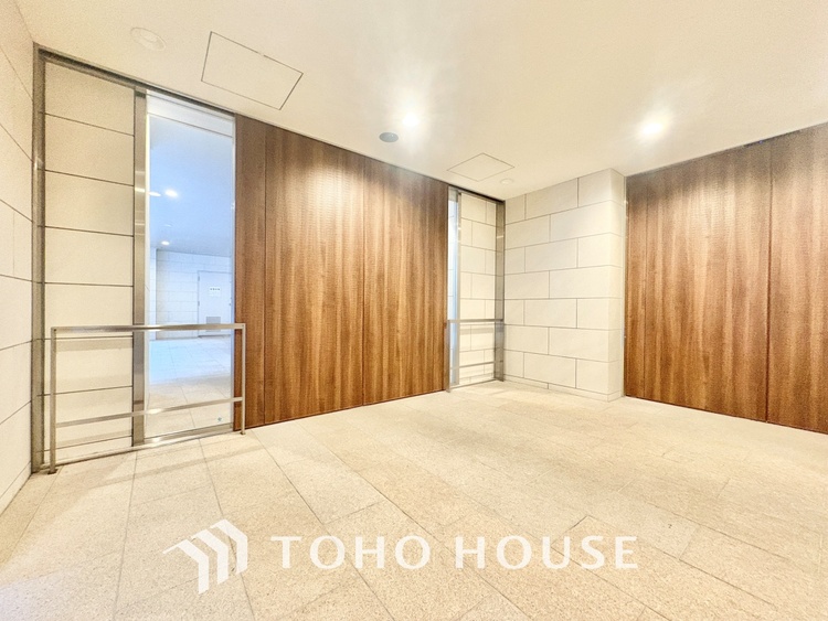 収納 麻布十番を10分で手中に収め、太陽の光を全室で独占するこの私邸は、日常を輝かせる人生の聖域です 。スーパー徒歩1分の奇跡が、あなたを「買い物」という労働から解放し、伝説の余白を創り出します 。