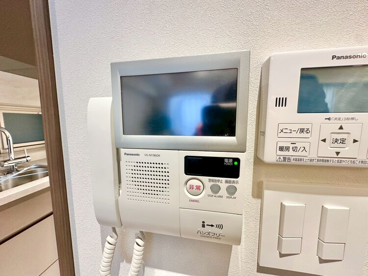 その他 誰が来てもわかる様にモニター付きインターホンを設置。
