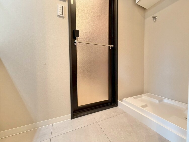 その他 十分な広さの脱衣所。