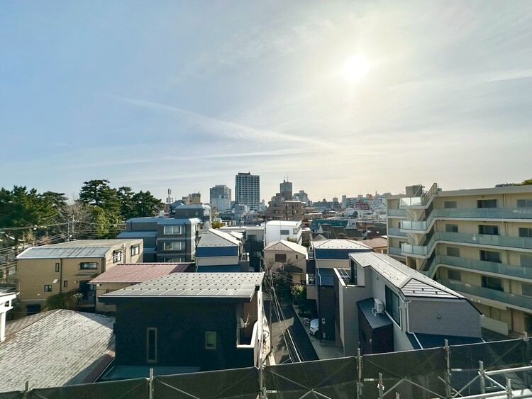 その他 眺望や窓からの景色が良いと、家で過ごす時間も快適です。