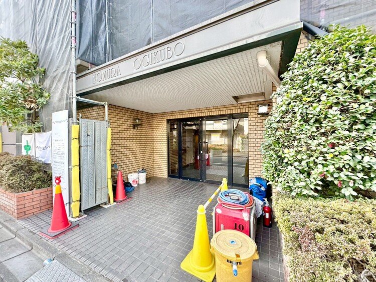 その他 上質感漂う玄関アプローチです。