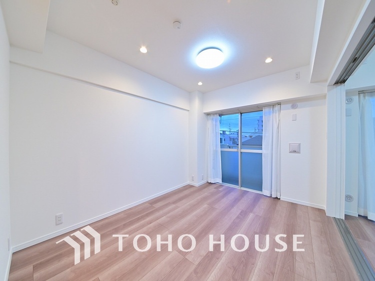 内装 広がりのある住空間、家族が集まるリビング・ダイニング