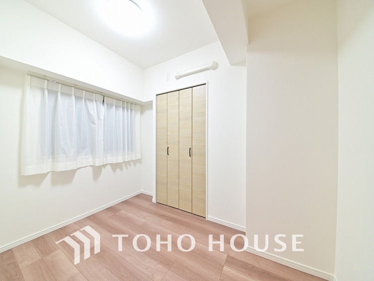 内装 採光もある洋室は、くつろぎのひと時を過ごすのにぴったり