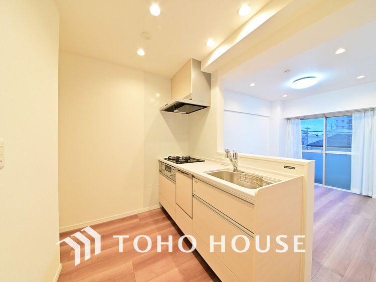 キッチン シンプルな部屋の雰囲気に溶け合うナチュラルキッチン