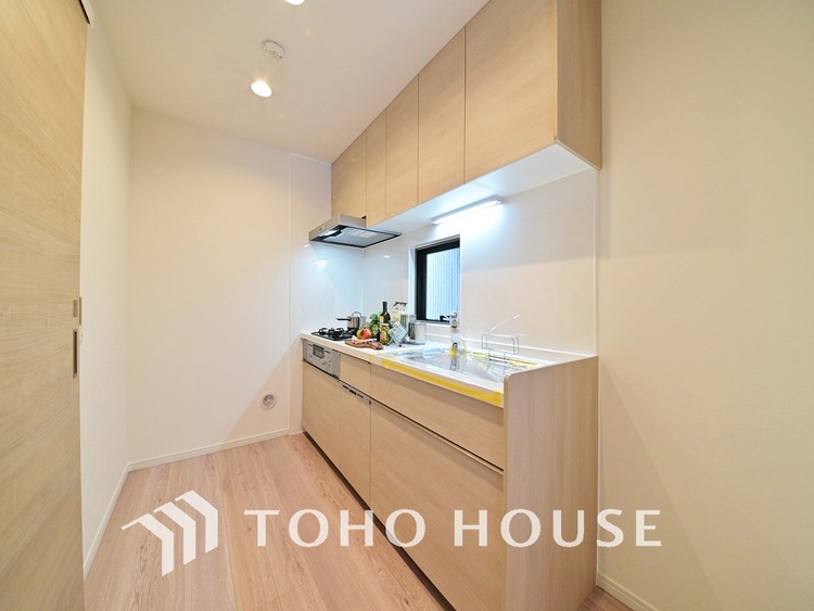 キッチン シンプルな部屋の雰囲気に溶け合うナチュラルキッチン