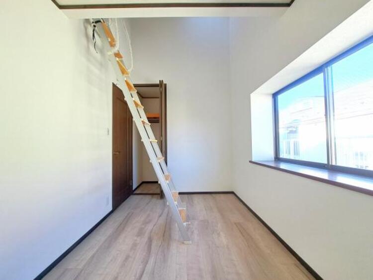 内装 洋室5帖　居室には収納スペースが豊富なため、シンプルですっきりとした暮らしが実現できます。