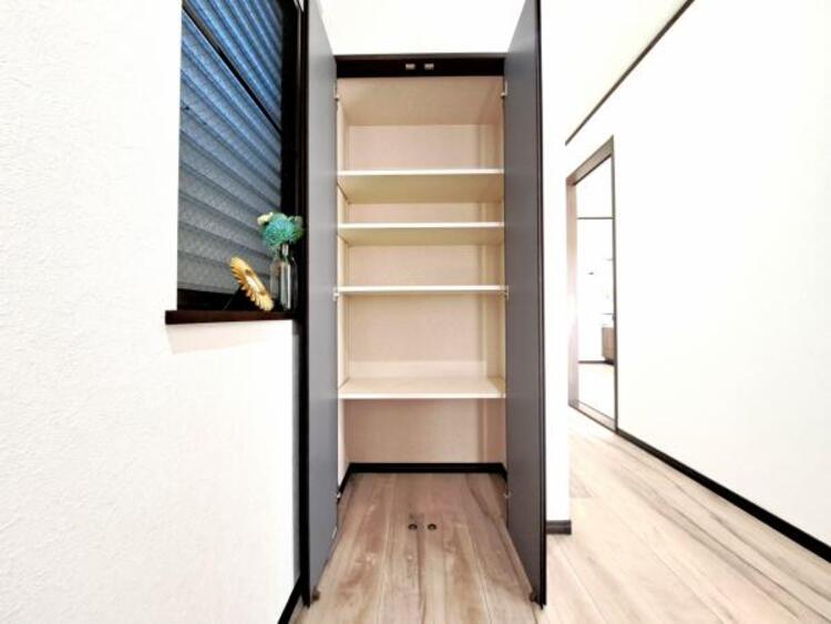 収納 空間を効率的に利用し収納スペースを確保。一日の始まりと終わりを美しく演出します。