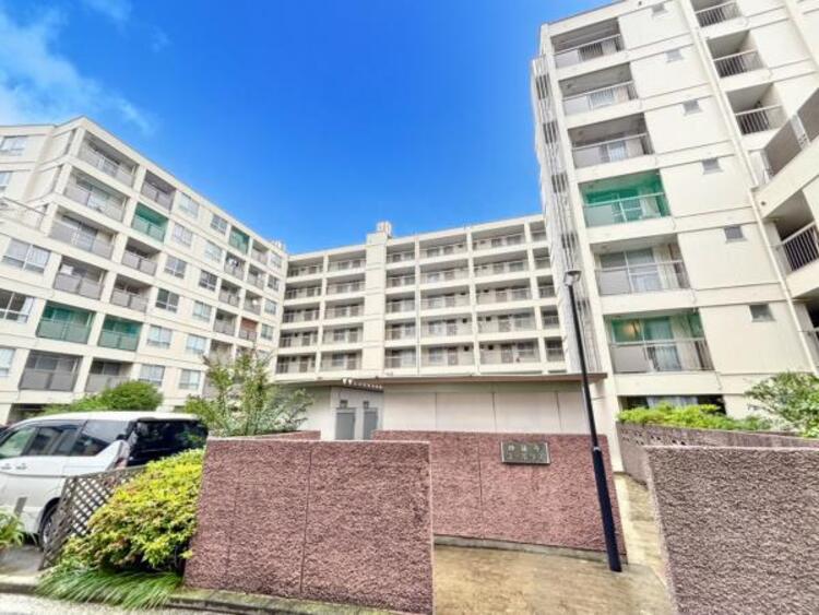 外観 「妙蓮寺」駅徒歩９分　窓からたっぷりと陽光が注がれる明るい住まい。