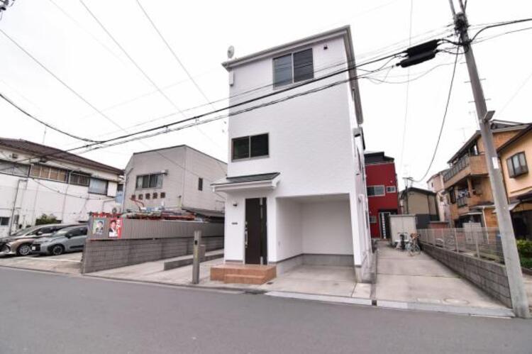 外観 陽とともに、時間によって顔を変える景観、星空や夜景にも負けないデザインの映える外観です。