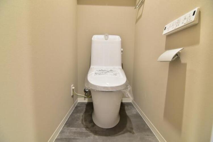 トイレ 清潔感の溢れるトイレです。落ち着いた空間で安らぎのひとときをお過ごし頂けます。 