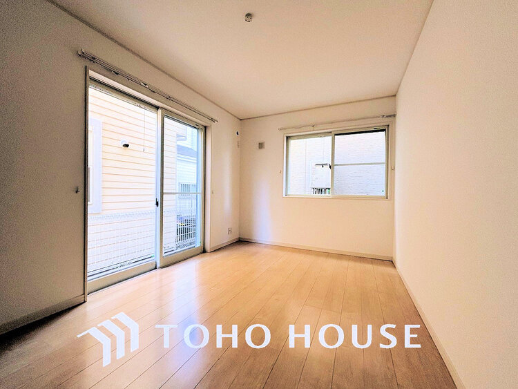 内装 シンプルですっきりとした室内は飽きのこない居心地の良い雰囲気